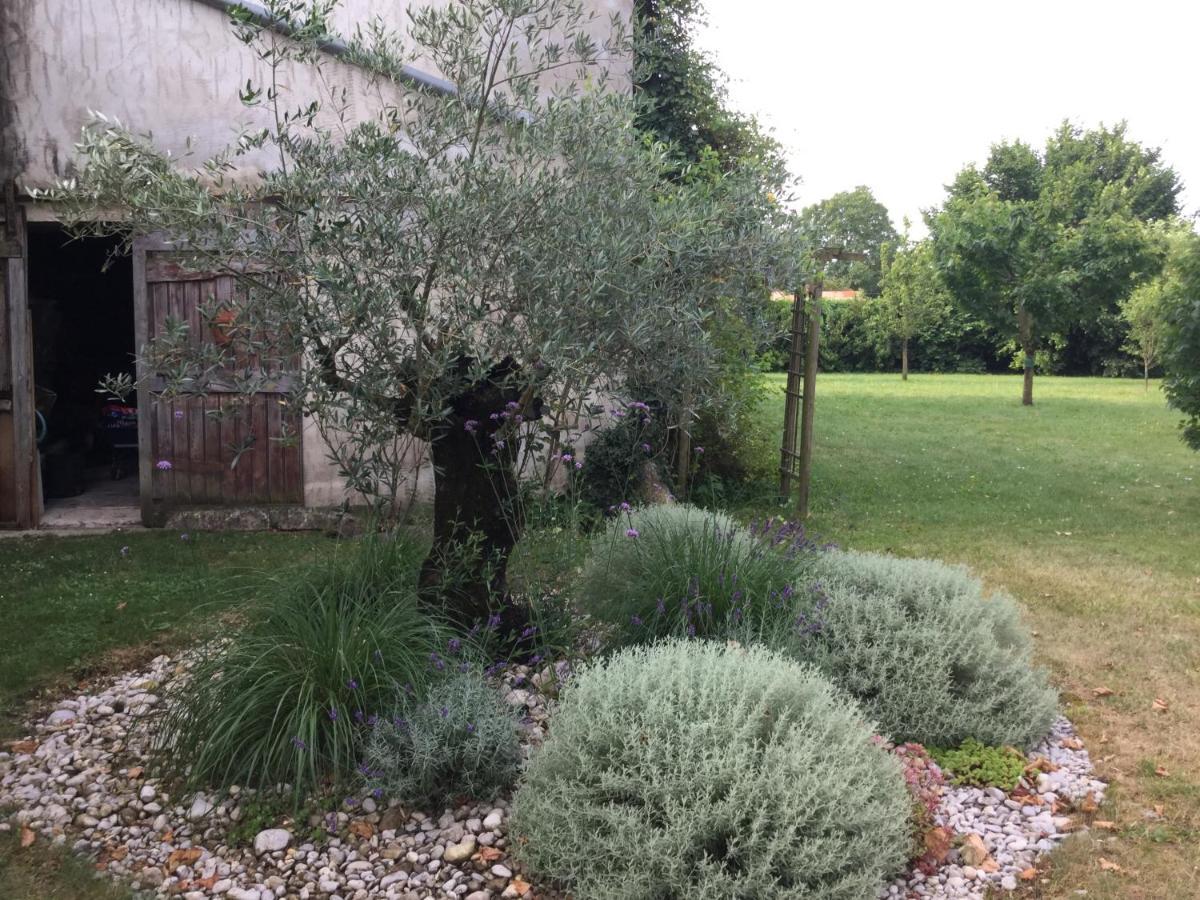 Chambres et Roulotte de La Gentilhommière Chazey-sur-Ain Esterno foto